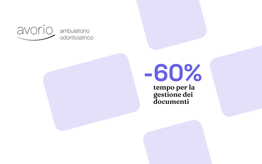 Tablet con documentazione clinica digitale e firma elettronica, affiancato da schede paziente e una poltrona odontoiatrica, a rappresentare la gestione senza carta dello studio.