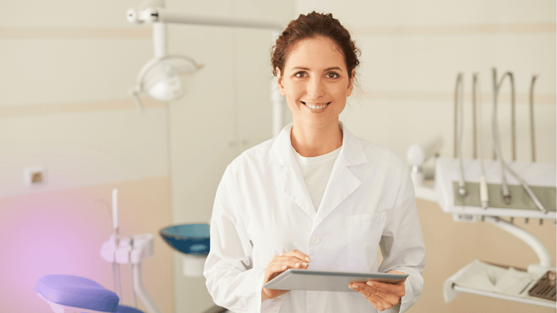 Promemoria appuntamento automatico via SMS e WhatsApp per studio medico